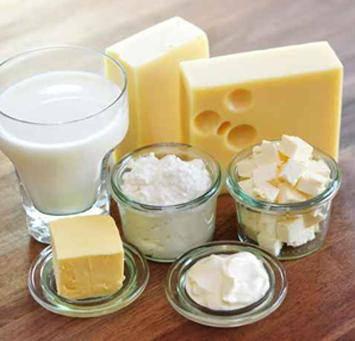 <p><strong>Az yağlı peynir, süt, yoğurt</strong></p>

<p>Tam yağlı süt, peynir ve yoğurt tüketmek yerine az yağlı, yarım yağlı olarak ifade edilenleri tüketmeniz faydalı. Üstelik protein açısından zengin olduklarından dolayı iştahı baskılamakta yardımcı olurken, uzun süre tok tutuyorlar.</p>
