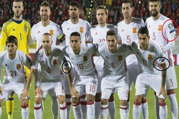 <p>2018 Dünya Kupası Avrupa Elemeleri'nde dün akşam oynanan Arnavutluk-İspanya maçında, konuk takımın yıldız oyuncusu Pique, olay yaratacak bir harekete imza attı.</p>
