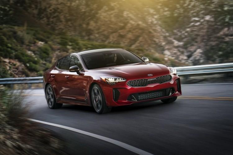 <p>Kia Stinger</p>
<p>Ve işte beklenen model... </p>
