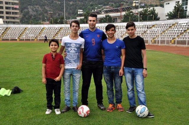<p>Türk Van Persie</p>
