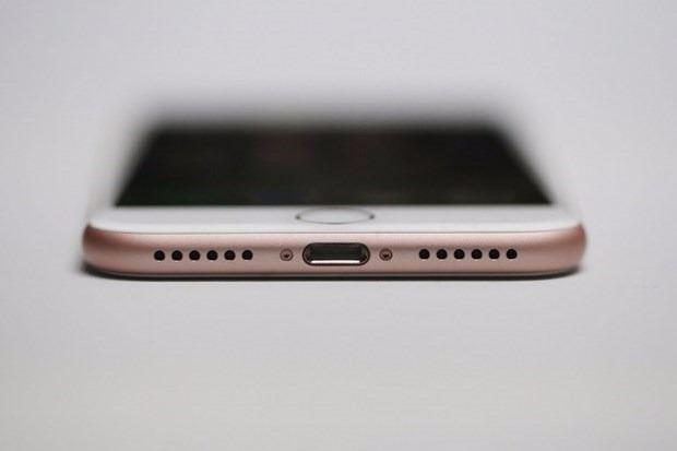 <p>Singapur: 32 GB iPhone 7 1049 Singapur doları (2289 TL)</p>