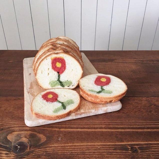 <p>Tokyo'da bulunan fırının sahibi ekmeklerin içine adeta sanatı resmediyor.</p>
