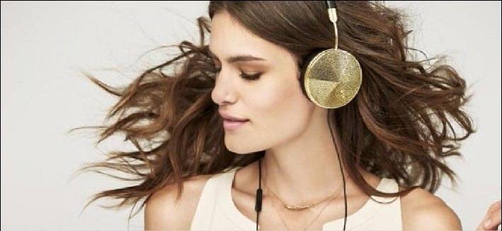 <p> Depresyonu % 65 oranında azalttığı kanıtlanmış bir şarkı var. Marconi Birliği tarafından ağırlıksız olarak adlandırılmıştır.</p>
<p> </p>