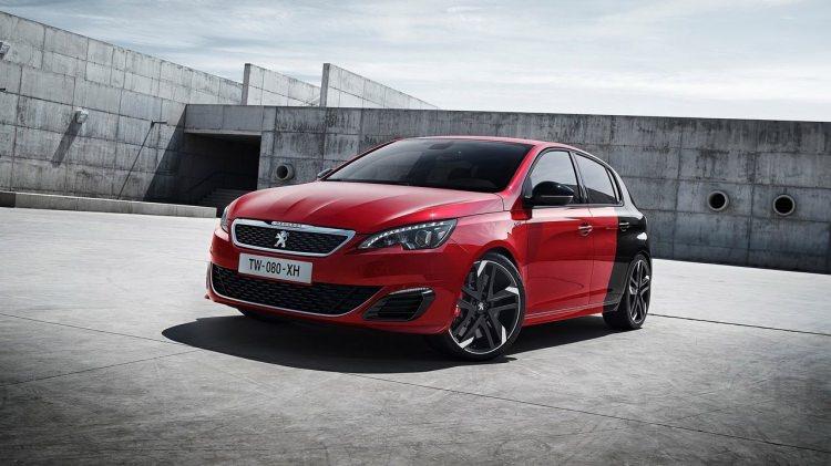 <p>En bariz fark ise <span style="color:#FFA07A"><strong>308 GTi </strong></span>modelinde. 2016 308 GTi ile 2017 308 GTi arasındaki fark 6 bin lirayı buluyor.</p>
