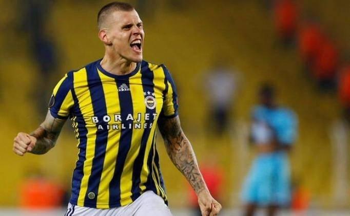 <p>MARTİN SKRTEL<br />
<br />
Liverpool------->> Fenerbahçe: 6 milyon Euro</p>
