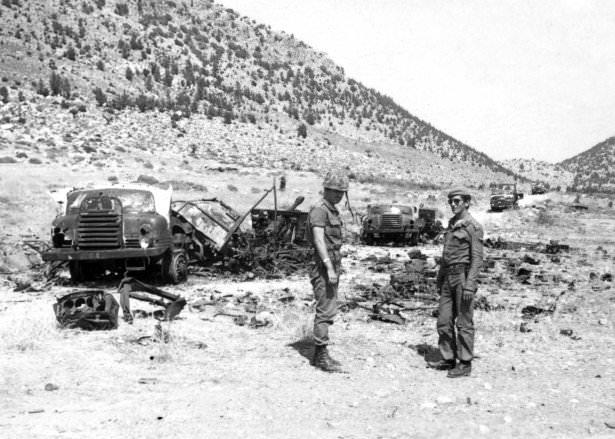 <p>23 Temmuz Günü 3'üncü Paraşüt Taburu Tarafından İmha Edilen Rum Topçu Taburu Konvoyu</p>
<p> </p>