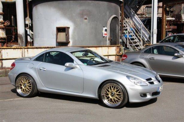 <p>Mercedes severler Almanya'nın Hattingen kentinde buluştu. Mercedes kulübü tarafından her sene düzenlenen etkinlik kapsamında Mercedes klasikleri ve son model Mercedes'ler bir araya geldi. İşte o otomobiller....</p>

<p> </p>
