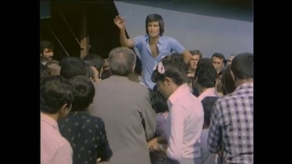 <p>1975 yapımı 'Ateş Böceği' filminde sahneler arasında Necla Nazır'ın gömleğinin değiştiği görülüyor.<br />
 </p>
