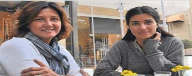 <p>Tuba Büyüküstün ve annesi</p>
