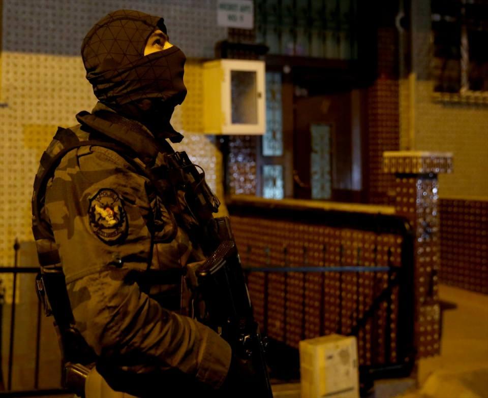 <p>İstanbul'da terör örgütü PKK'ya yönelik operasyon düzenlendi.</p>
<p> </p>