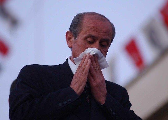 <p><strong>23 Ekim 2002</strong><br />
<br />
Milliyetçi Hareket Partisi (MHP) Aydın'da seçim çalışmaları kapsamında bir miting düzenledi. Mitingde MHP Genel Başkanı Devlet Bahçeli bir konuşma yaptı.</p>
<p> </p>