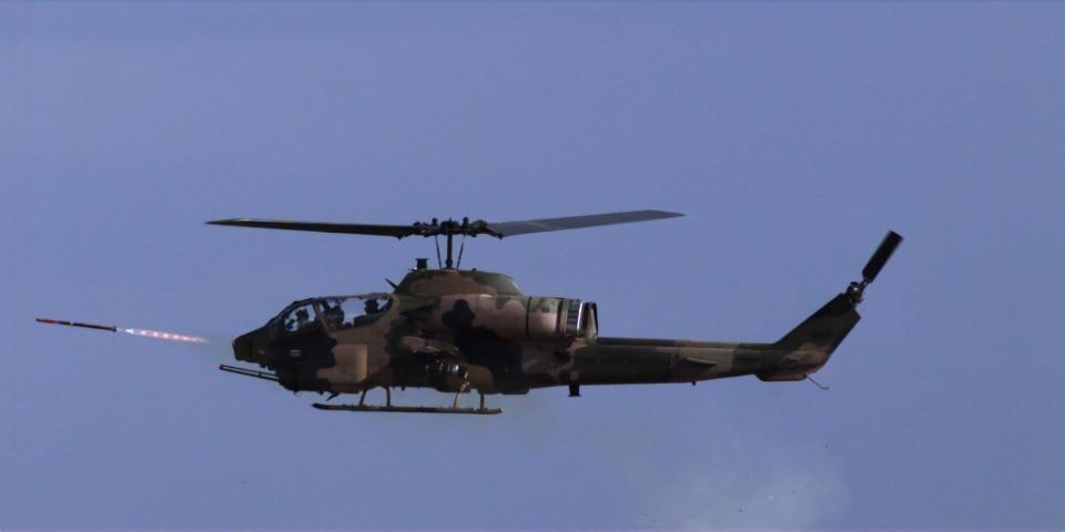 <p>Roketsan tarafından üretilen füze, dünyanın ilk lazer güdümlü helikopter füzesi olma özelliğini taşıyor. Milli ATAK helikopterinin resmi füze sistemi olarak tanımlanan Cirit sistemi İHA, kara araçları, sabit platformlar, hafif saldırı uçağı ve deniz platformlarına da entegre edilebilme özelliği taşıyor.</p>

<p> </p>
