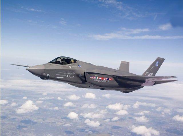 <p>21. orta gövde aynı zamanda 2018 Mayıs'ta Hava Kuvvetleri Komutanlığının envanterine girecek ilk F-35'in orta gövdesi olma özelliğini taşıyor. Yani aslında bugün burada, TUSAŞ tarafından üretilen ve ilk Türk F-35'inde kullanılacak olan orta gövdenin teslimatını gerçekleştiriyoruz." ifadesini kullandı.</p>

<p> </p>

