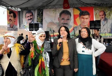 <p>04 Ocak 2012’de Diyarbakır’da düzenlenen “Öcalan’a Özgürlük Mitingi”’ne katılmış ve PKK hakkında “..yani bir terör örgütü değildir, herkes bunu böyle bilmesi gerekir”</p>
