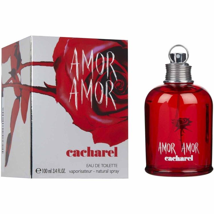 <p><strong>Cacharel Amor Amor EDT</strong></p>

<p><strong>Tepe noktası: </strong>Siyah frenk üzümü, tatlı portakal, mandalina, greyfurt, bergamot</p>

<p><strong>Kalp noktası:</strong> Zambak, yasemin, gül ve inci çiçeği</p>

<p><strong>Dip noktası: </strong>Amber, Tonka Fasulyesi, vanilya, sedir ağacı ve misk</p>

<p>280 TL (100 ml)</p>
