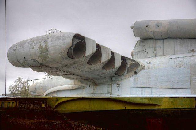 <p>Ekranoplan, sürekli olarak denizin 15-20 metre kadar üzerinde uçuyor, hızlı hareket edebiliyor ve daha az yakıt tüketiyordu.</p>
<p> </p>