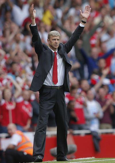 <p>ARSENE WENGER</p>
<p>''Taraftarımızdan tek isteğim, Türk Bayrağı'na karşı saygılı olsunlar yeter, çünkü Türkler bayrakları için canını verirler. "</p>