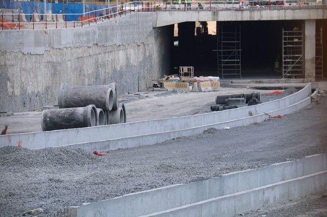 <p>Yolculuk süresi: 15 dk<br />
Maliyeti: 1.3 milyar $<br />
Tüneldeki şerit sayısı: 2x2<br />
Günlük araç geçiş sayısı: 120 bin</p>
