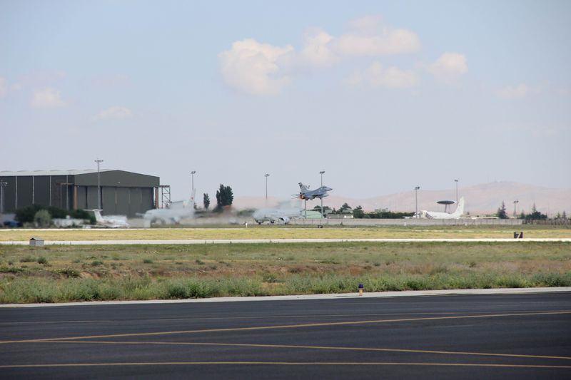 <p>Burada amacımız; yerli ve yabancı pilotların eğitim seviyesini artırmak, özellikle genç pilotların harekatın ilk başlangıçlarında kayıp olmalarını, düşmelerini engellemek, uçak kayıplarını azaltmak, katılımcıların birbirleriyle beraber ikili ilişkilerini geliştirmektir” dedi.</p>