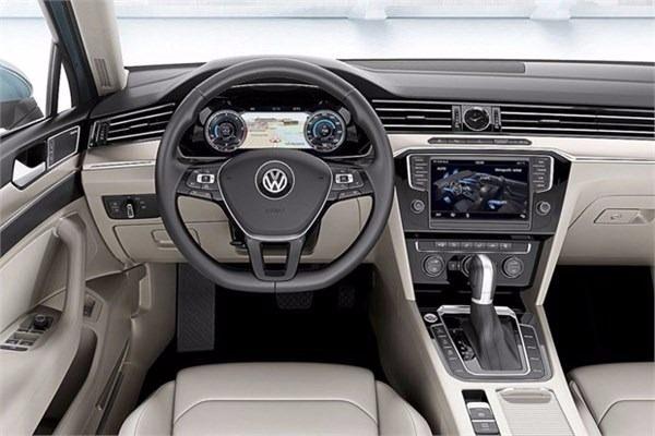 <p>Cenevre Otomobil Fuarı’nda yapılan oylamada Passat, BMW 2-Serisi, Citroen C4 Cactus, Ford Mondeo, Mercedes-Benz C-Serisi, Nissan Qashqai ve Renault Twingo'nun önünde ilk sırada yer almayı başarmıştı. İşte yılın otomobili olmak için yarışacak 7 aday...</p>

<p> </p>

