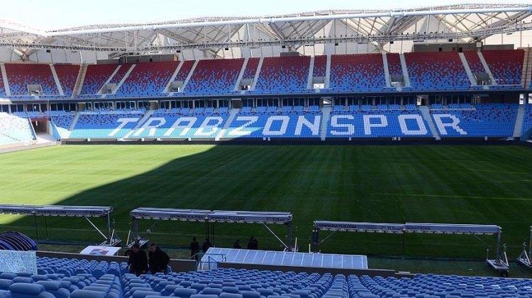 <p>Medical Park Arena<br />
<br />
​Futbola aşık şehir sakinleri, uzun süredir milli maçlara hasret. Trabzonspor yönetimi de teknoloji harikası gözbebeği Arena’da oynanacak milli maçın hayalini kuruyor. TFF’ye iletilmesi muhtemel talep Hırvasitan maçı coşkusunu Trabzon’da yaşamamızı sağlayabilir.</p>

