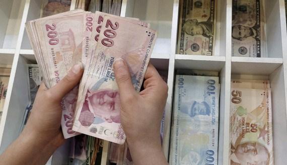 <p>Asgari ücretin brütünün iki katından fazla maaş almıyor olmak (2016 için 3.294 TL).</p>

<p> </p>
