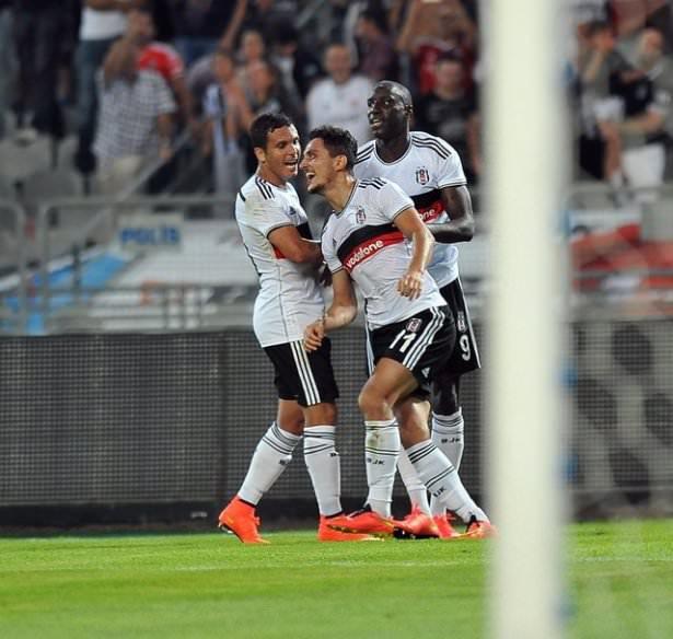 <p>Tek kişilik dev kadrooo!! Helal be sanaaa kralsin Demba Ba</p>
<p> </p>
