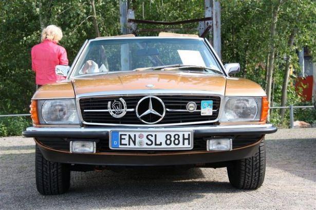 <p>Mercedes severler Almanya'nın Hattingen kentinde buluştu. Mercedes kulübü tarafından her sene düzenlenen etkinlik kapsamında Mercedes klasikleri ve son model Mercedes'ler bir araya geldi. İşte o otomobiller....</p>
<p> </p>