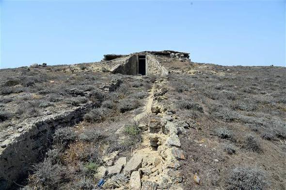 <p>Nargin, Sovyetler döneminde de askeri amaçlarla kullanılmış ve buraya hava savunma birlikleri yerleştirilmişti. Sovyetlerin dağılmasıyla ada boşaltılmıştı. Artık Azerbaycan Savunma Bakanlığı kontrolündeki adada sadece tarihi deniz feneri işlevini sürdürüyor ve sivillerin adaya gelmesine izin verilmiyor.</p>

<p> </p>
