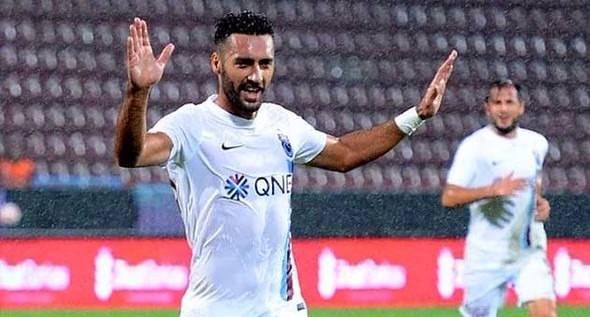 <p>Mustafa Akbaş<br />
<br />
Trabzonspor'un savunmacısı Mustafa Akbaş da diğer futbolcular gibi burun estetiği yaptırdı.</p>
