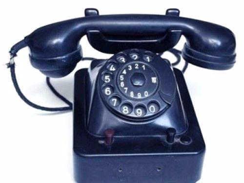 <p>Dünyadaki ilk telefon rehberinde sadece elli isim yer almıştı. 1878 yılının şubat ayında Connecticut New Haven'da yayımlanmıştı.</p>

<ul>
</ul>
