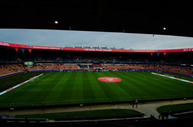 <p>Tam isim: Parc des Princes </p>

<p>Yer: Paris, Fransa </p>

<p>Ev sahibi: Paris SG</p>

<p>Kapasite: 48.712</p>
