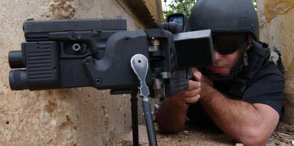 <p>Şehir çatışmalarında asker ve polisin operasyonel gücünü artıracak “Cornershot” türü silah geliyor.</p>
<p> </p>