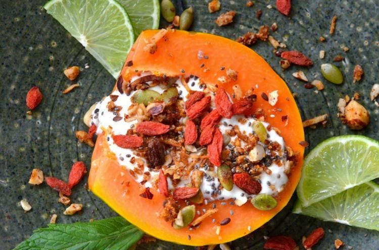 <p>Papaya, E.coli, Salmonella, stafilokok ve bazı böbrek hastalıklarını önlemeye yardımcı olur.</p>
