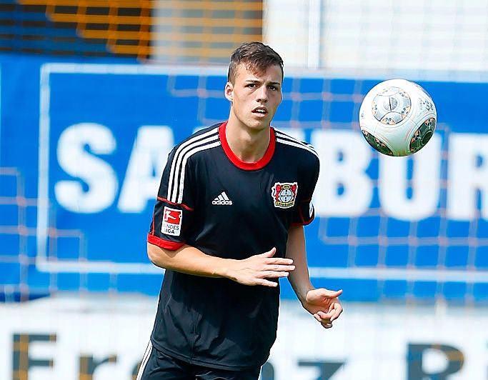<p><strong>Jonas Meffert</strong><br />
Bayer Leverkusen > Freiburg</p>
