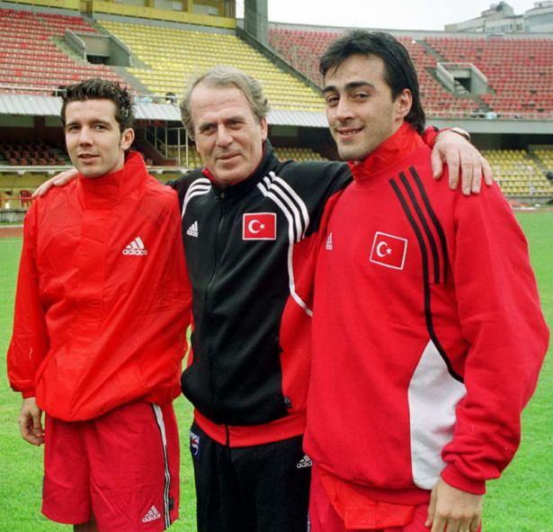 <p>Mustafa İzzet, Mustafa Denizli, Ogün Temizkanoğlu: 2002</p>