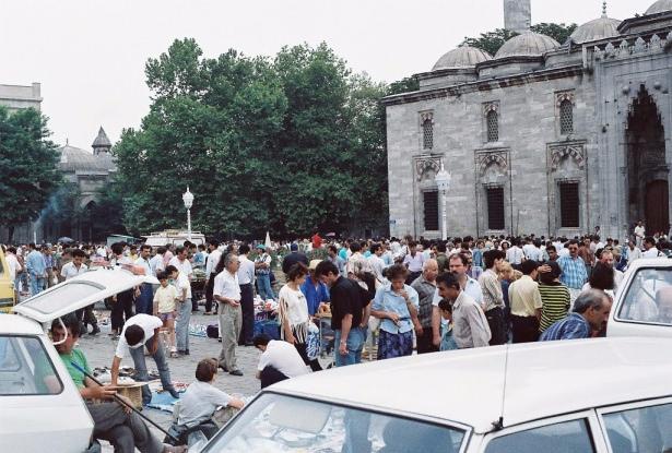 <p>1988<br />
Beyazıt Meydanı</p>
