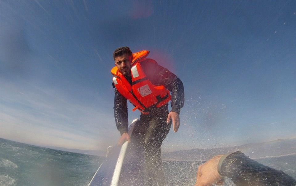 <div>
<div>Sahil Güvenlik Hava Komutanlığı personeli, Edremit Körfezinde 27 kişinin hayatını kaybettiği göçmen faciasına ilişkin arama kurtarma çalışmalarını görüntüledi.</div>
</div>

<div> </div>

