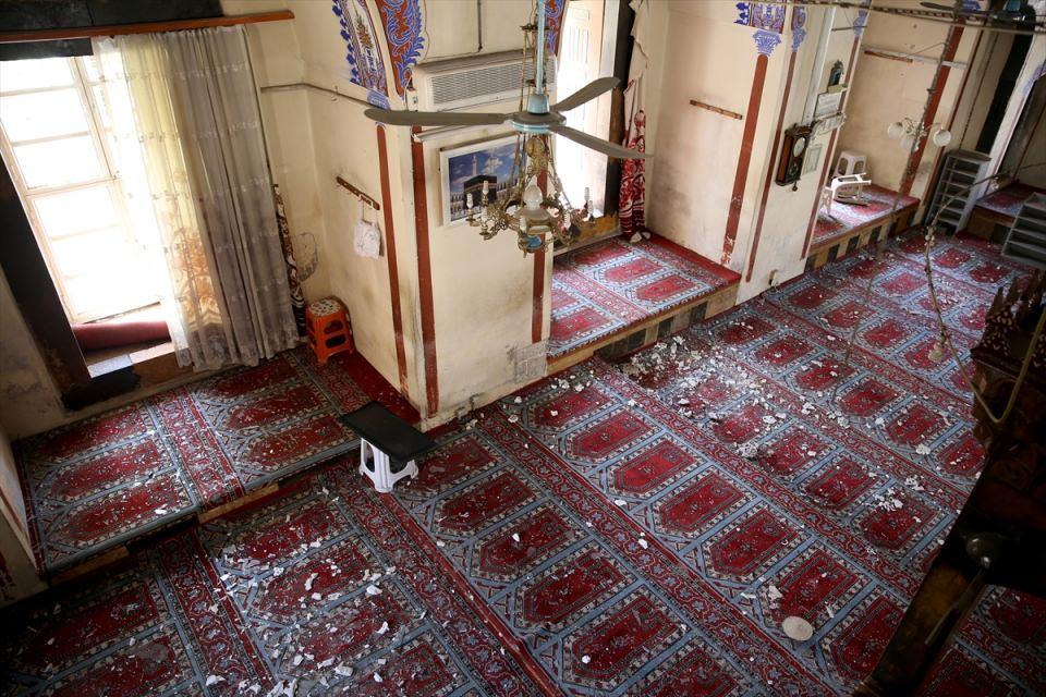 <p>"Bu belayı, afeti ve saldırıyı hep birlikte defedeceğiz. Sağduyuyu elden bırakmayacağız. Acılarımızı yaralarımızı birlikte saracağız. Allah kimseye devletsizliği yaşatmasın.</p>
