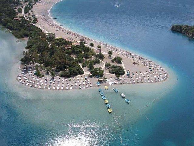 <p>Karasal Alan km²<br />
Fildişi Sahili<br />
318.003</p>