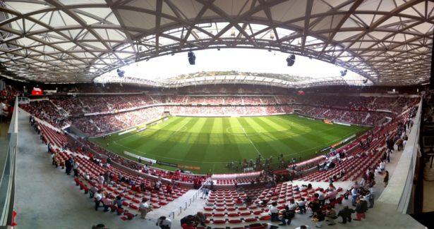 <p>Stadyum çoğunlukla futbol maçları için kullanılmaktadır. Futbol maçlarında 35.624 seyirci kapasitesine sahip olan stad, ragbi maçlarında 34.615 seyirci almaktadır. Konser ve diğer organizasyonlarda ise kırk binden fazla kişi almaktadır.</p>