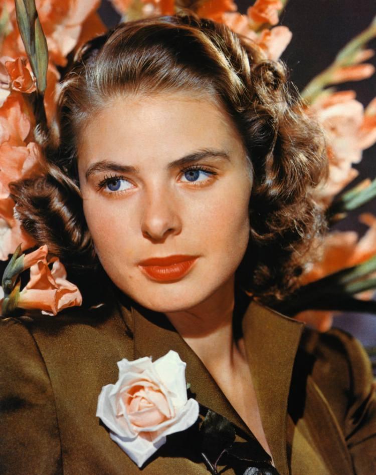 <p><strong>Ingrid Bergman</strong></p>

<p>Hollywood yıldızı doğal güzelliği tercih ederken sadece rol gereği doğal ürünlerle makyaj yapmış. Onun dışında bir bakım ürünü kullanmayarak saçlarını da sadece yıkayarak bakım yapmış.</p>
