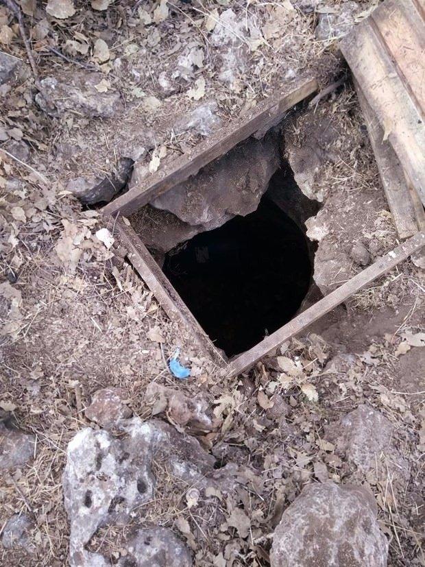 <p>Ayrıca, terör örgütü PKK mensuplarının eylem maksadıyla hazırladığı bomba yüklü 2 araç ve 1 motosiklet ele geçirildiği ve imha edildiği açıklandı. Açıklamada, "Nusaybin ilçesi Eskihisar Mahallesi'nde bulunan bölgede 12 Ekim 2016 Çarşamba günü, Mardin İl Jandarma Komutanlığı unsurlarınca icra edilen ‘Şehit Jandarma Yüzbaşı Halil Özdemir Operasyonu’ kapsamında BTÖ unsurlarınca kullanılan 9 sığınak tespit edilmiştir. </p>
<p> </p>