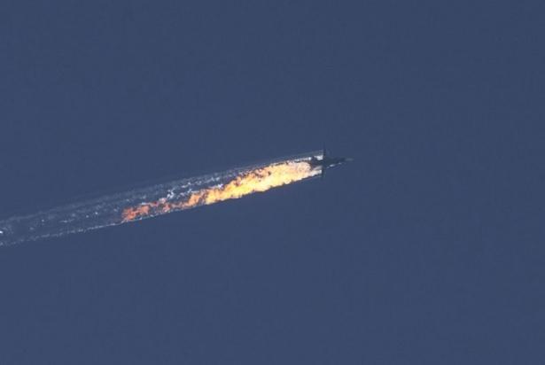 <p>Suriye sınırında Türkmen dağı yakınında kime ait olduğu bilinmeyen bir savaş uçağı düştü.</p>

<p> </p>
