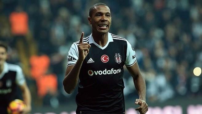 <p>Marcelo Guedes</p>

<p>Marcelo başarılı bir performansla takımına katkı sağladı ve Fransız ekibi Lyon'un radarına girdi. Henüz resmi bir anlaşma olması da bugün Lyon için sağlık kontrolüne Fransa'ya gidecek olan Brezilyalı stoper için Beşiktaş'a 8.5 milyon Euro ödeneceği ifade edildi.</p>
