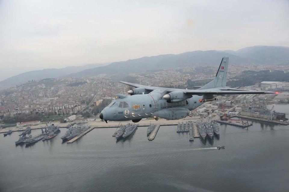 <p>Hem personelinin eğitim kalitesi hem hava araçlarının gücü ile göz dolduran Deniz Hava Komutanlığı, 101 yıllık köklü geçmişiyle övünüyor. </p>