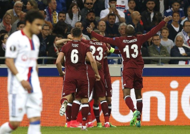 <p>Hollanda’dan Voetbal International, “Lyon sadece 2 dakikada maçı bitirmeyi başardı” yorumuyla geceyi sundu. </p>