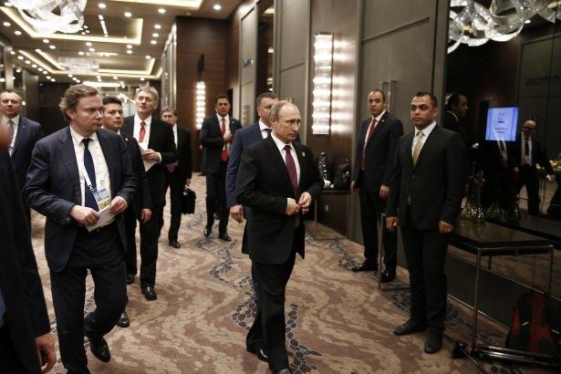 <p>Türkiye'nin dönem başkanı olduğu G20 Liderler Zirvesi kapsamında Cumhurbaşkanı Erdoğan, ikili görüşmeler gerçekleştiriyor. </p>