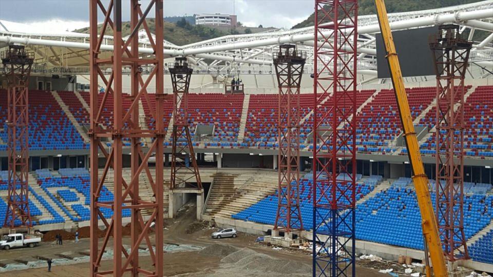 <p>TOKİ Başkanı Ergün Turan, AA muhabirine yaptığı açıklamada, Akyazı Stadı'nın Türkiye'nin göz bebeği stadyumlarından biri olduğunu söyledi. Turan, Trabzonspor'a güzel ve modern bir stadyum yaptıklarını belirterek, "Her şey çok güzel olacak." dedi.</p>

<p> </p>
