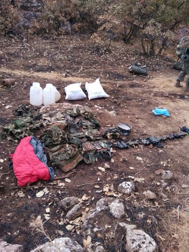 <p>Mardin Valiliği, terör örgütü PKK mensuplarının eylem maksadıyla hazırladığı bomba yüklü 2 araç ve 1 motosiklet ele geçirildiğini açıkladı. </p>
<p> </p>